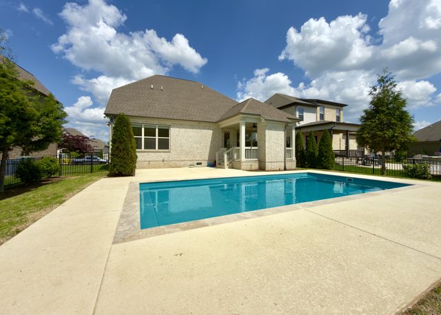 2309 Coppergate Way, Thompsons Station, TN 37179