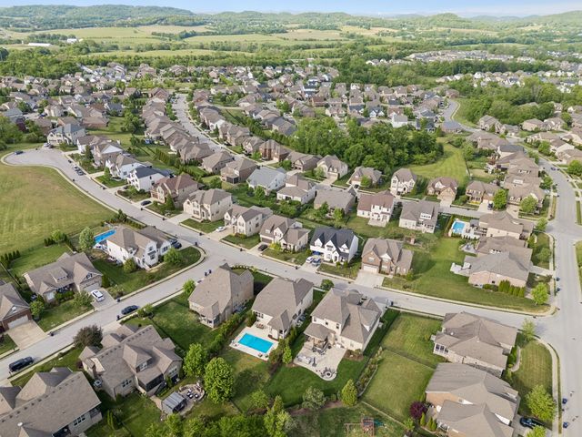 2309 Coppergate Way, Thompsons Station, TN 37179