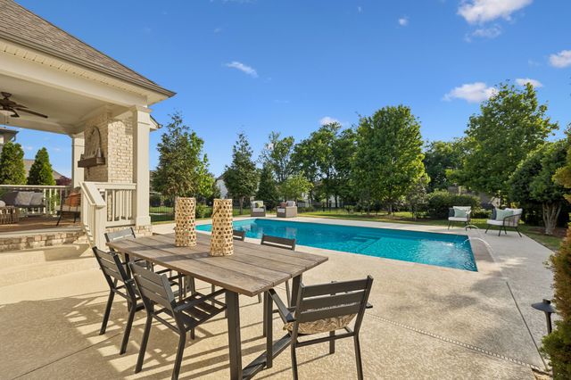 2309 Coppergate Way, Thompsons Station, TN 37179