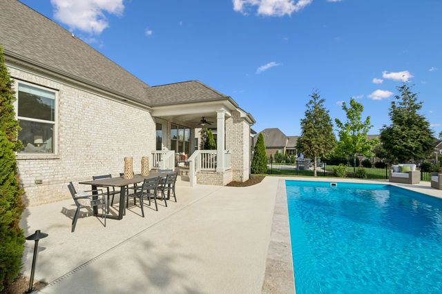 2309 Coppergate Way, Thompsons Station, TN 37179