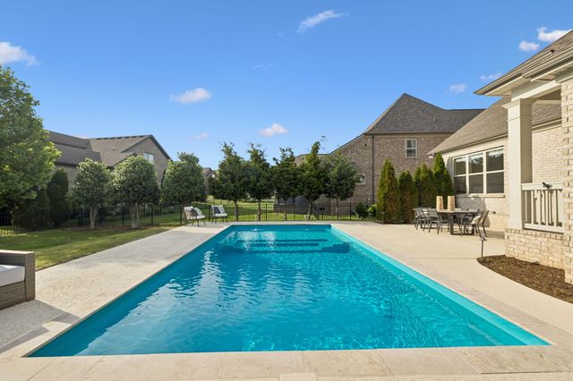 2309 Coppergate Way, Thompsons Station, TN 37179