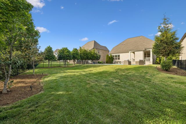 2309 Coppergate Way, Thompsons Station, TN 37179