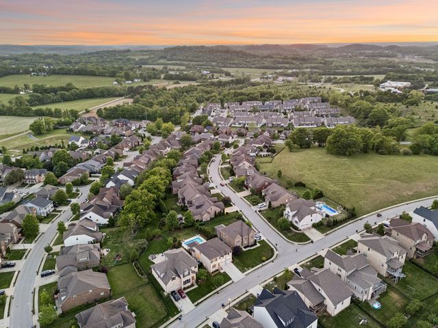 2309 Coppergate Way, Thompsons Station, TN 37179