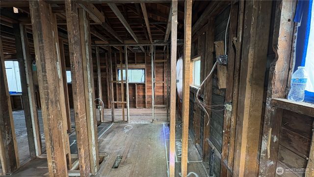 2005 Rockefeller, Everett, WA 98201