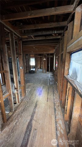 2005 Rockefeller, Everett, WA 98201