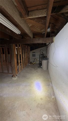 2005 Rockefeller, Everett, WA 98201