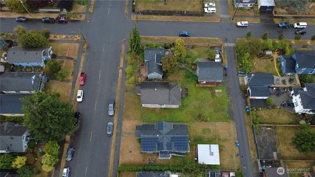 2005 Rockefeller, Everett, WA 98201