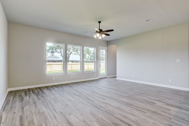 1615 Friendship Trail, Seabrook, TX 77586