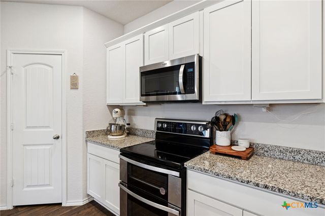 1004 Norway, Seguin, TX 78155