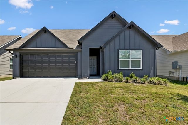 1004 Norway, Seguin, TX 78155