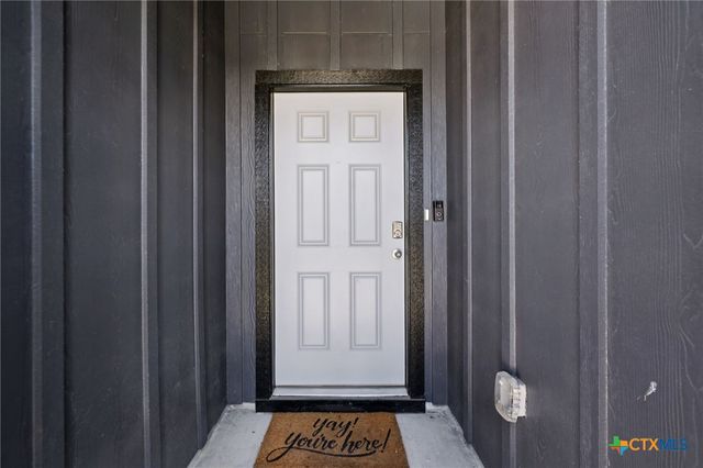 1004 Norway, Seguin, TX 78155
