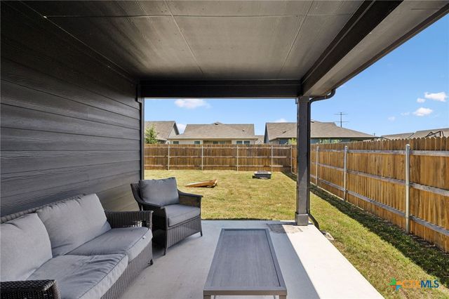 1004 Norway, Seguin, TX 78155