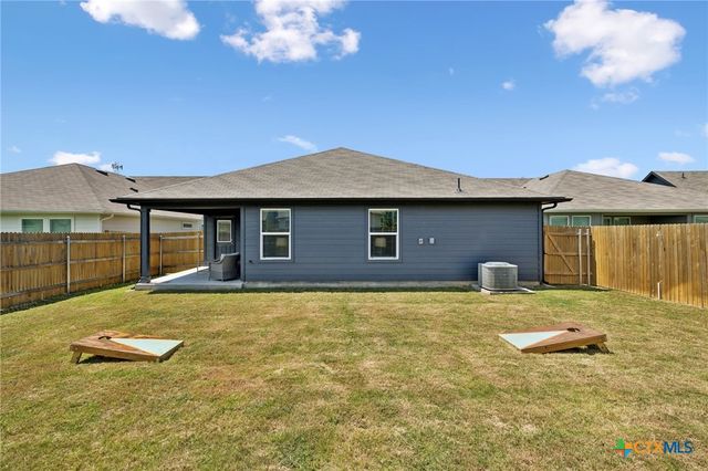 1004 Norway, Seguin, TX 78155
