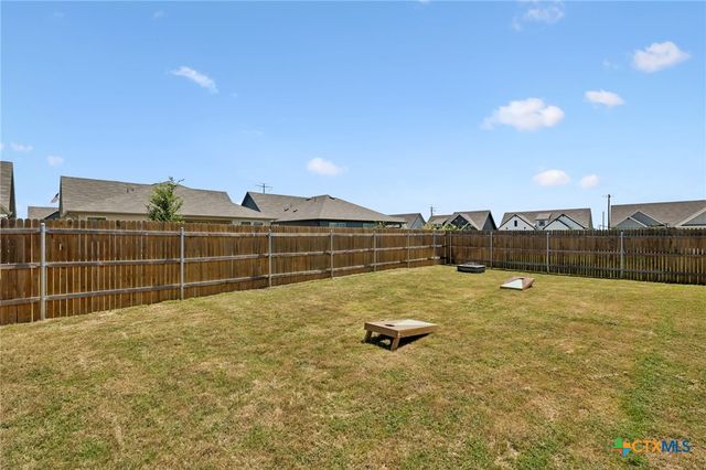 1004 Norway, Seguin, TX 78155
