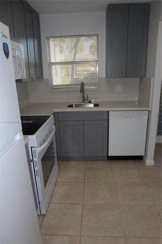 8500 Sunrise Lakes Blvd 111, Sunrise, FL 33322