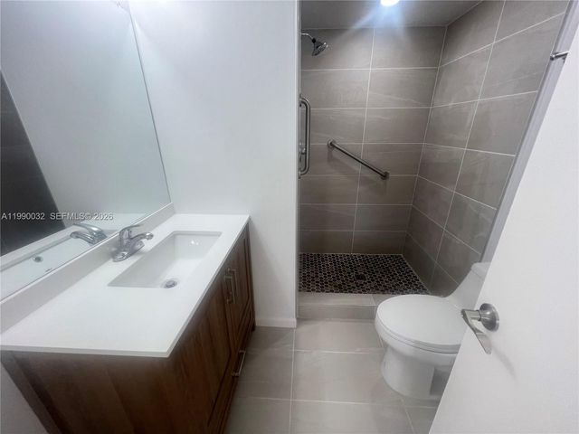 8500 Sunrise Lakes Blvd 111, Sunrise, FL 33322