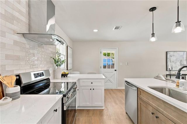 2985 Valley View Drive, Powder Springs, GA 30127