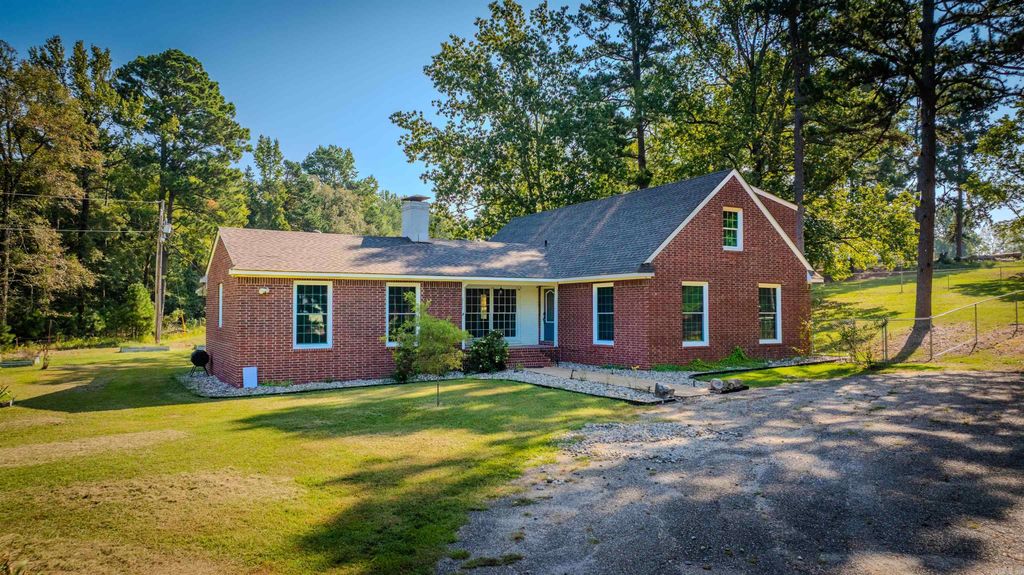 212 COUNTRY CLUB RD, Malvern, AR 72104