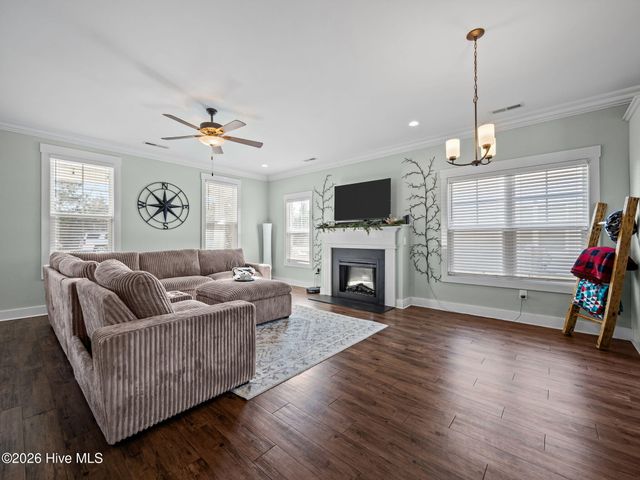 312 Holbrook Lane, Hubert, NC 28539