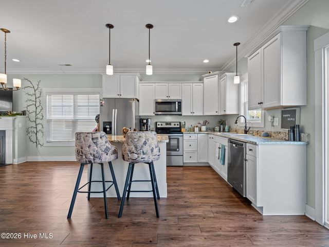 312 Holbrook Lane, Hubert, NC 28539