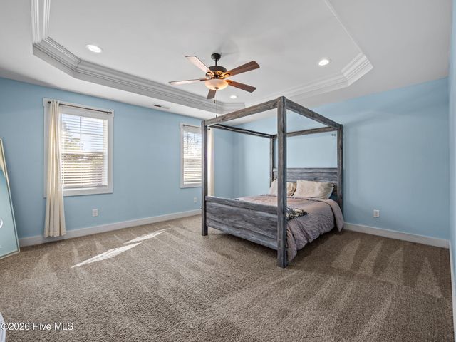 312 Holbrook Lane, Hubert, NC 28539