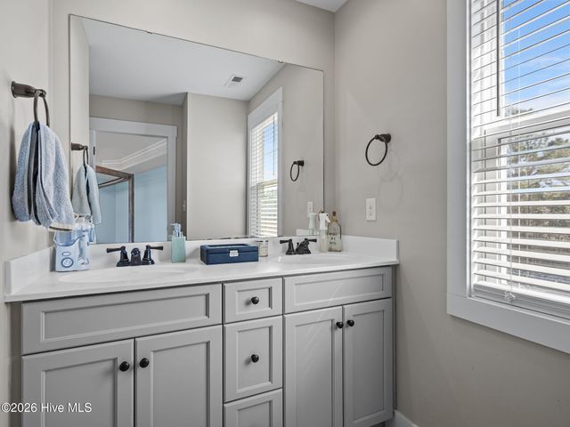 312 Holbrook Lane, Hubert, NC 28539