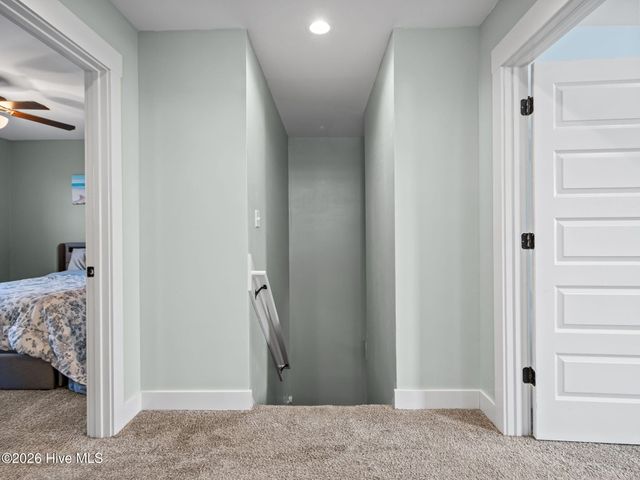 312 Holbrook Lane, Hubert, NC 28539