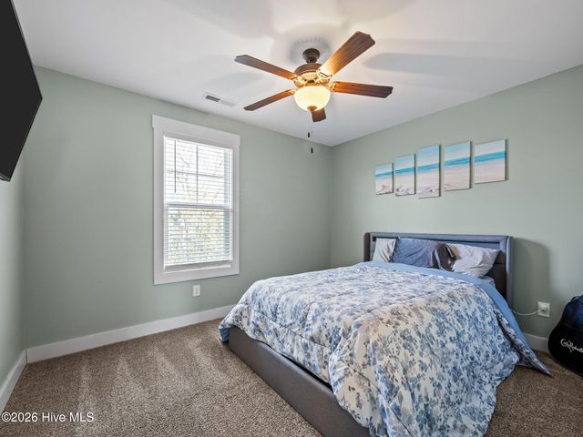 312 Holbrook Lane, Hubert, NC 28539