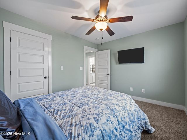 312 Holbrook Lane, Hubert, NC 28539