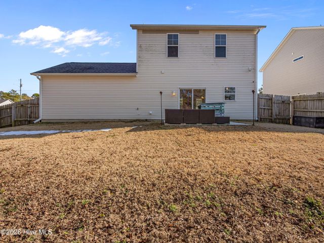 312 Holbrook Lane, Hubert, NC 28539