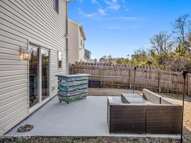 312 Holbrook Lane, Hubert, NC 28539