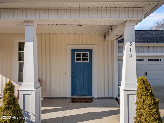 312 Holbrook Lane, Hubert, NC 28539