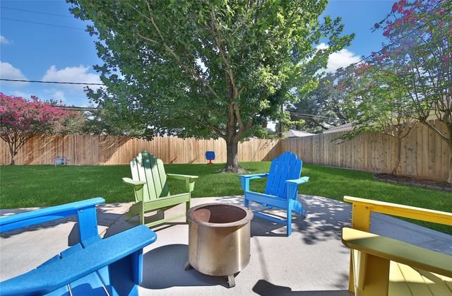 1106 Chamboard Lane, Houston, TX 77018