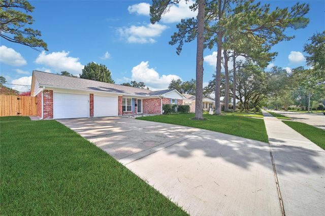 1106 Chamboard Lane, Houston, TX 77018