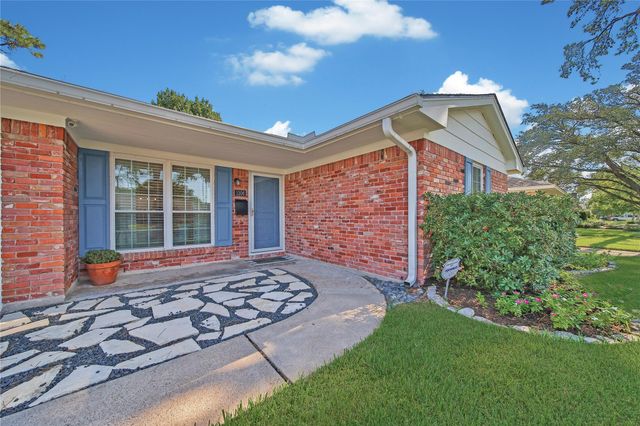 1106 Chamboard Lane, Houston, TX 77018