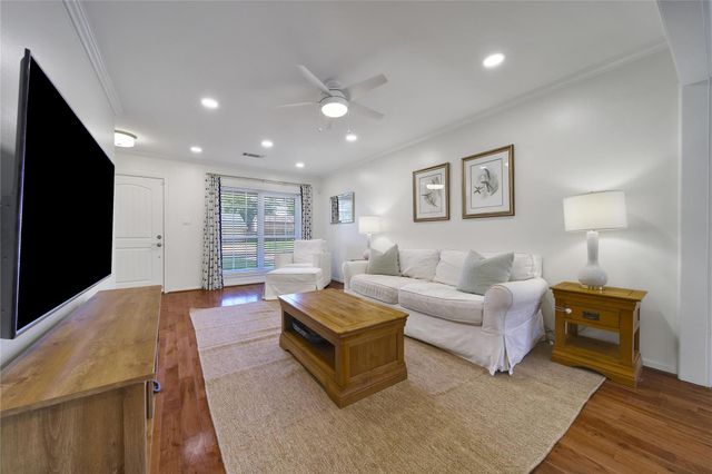 1106 Chamboard Lane, Houston, TX 77018