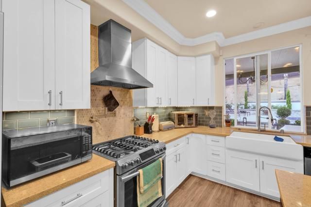 8359 Clover Creek Road, Riverside, CA 92508