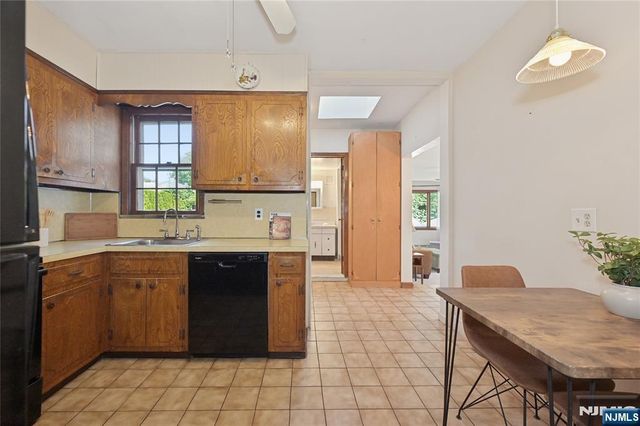 656 Orchard Street, Oradell, NJ 07649