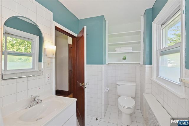 656 Orchard Street, Oradell, NJ 07649