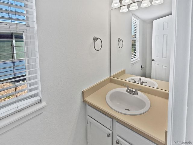 9115 W Hinsdale Place, Littleton, CO 80128