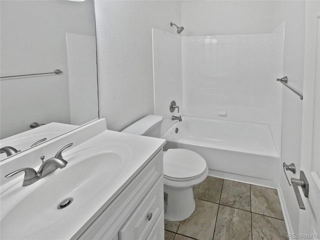 9115 W Hinsdale Place, Littleton, CO 80128