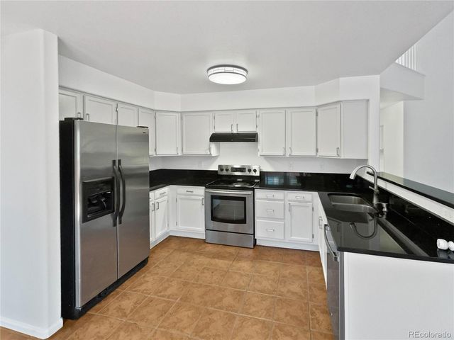 9115 W Hinsdale Place, Littleton, CO 80128