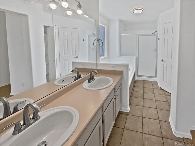 9115 W Hinsdale Place, Littleton, CO 80128