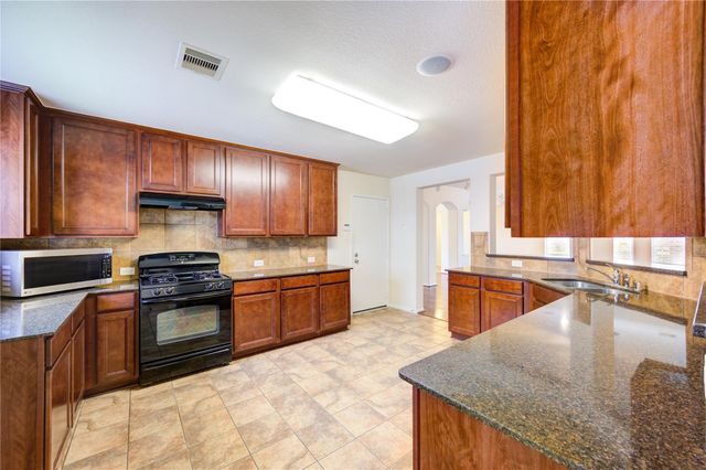 2922 Halcyon Time Trail, Houston, TX 77045