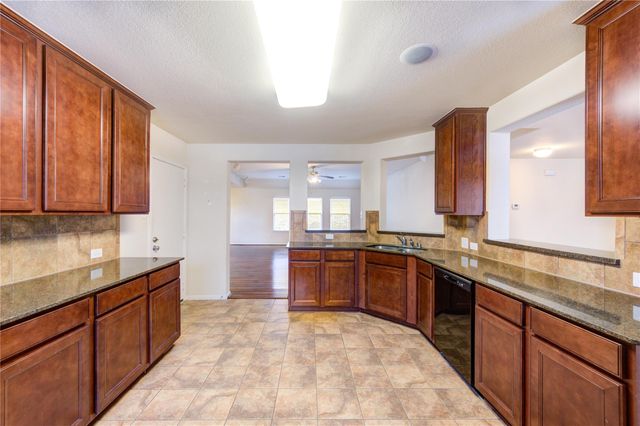 2922 Halcyon Time Trail, Houston, TX 77045