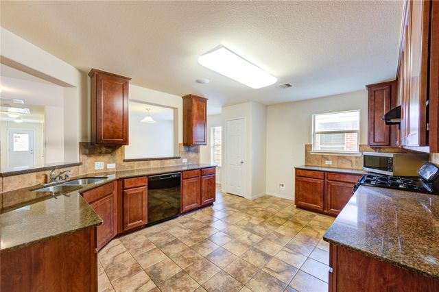 2922 Halcyon Time Trail, Houston, TX 77045