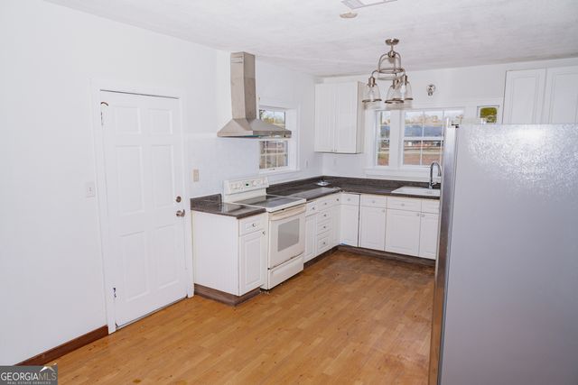 4427 Pine Valley Road, Waycross, GA 31503