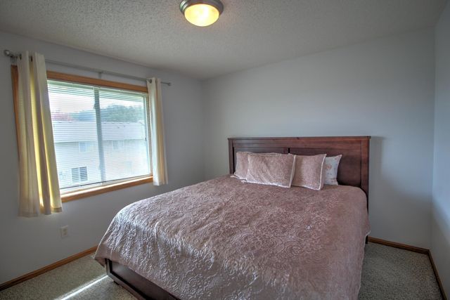 2773 Ridgeview Drive, Red Wing, MN 55066