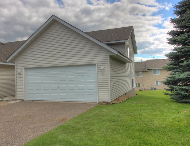 2773 Ridgeview Drive, Red Wing, MN 55066