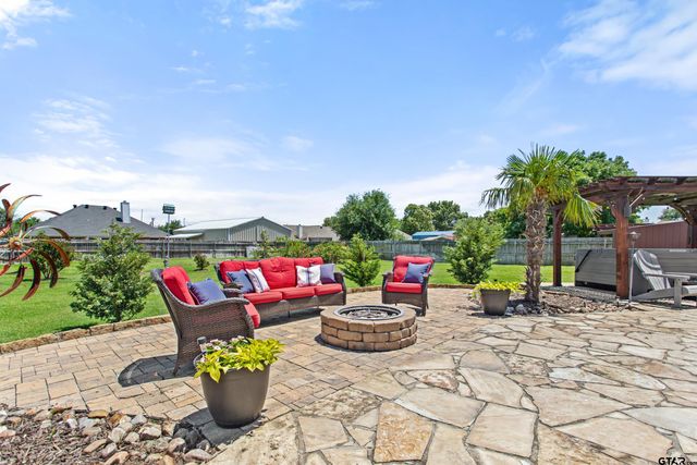 16050 Stonebriar Ct., Lindale, TX 75771